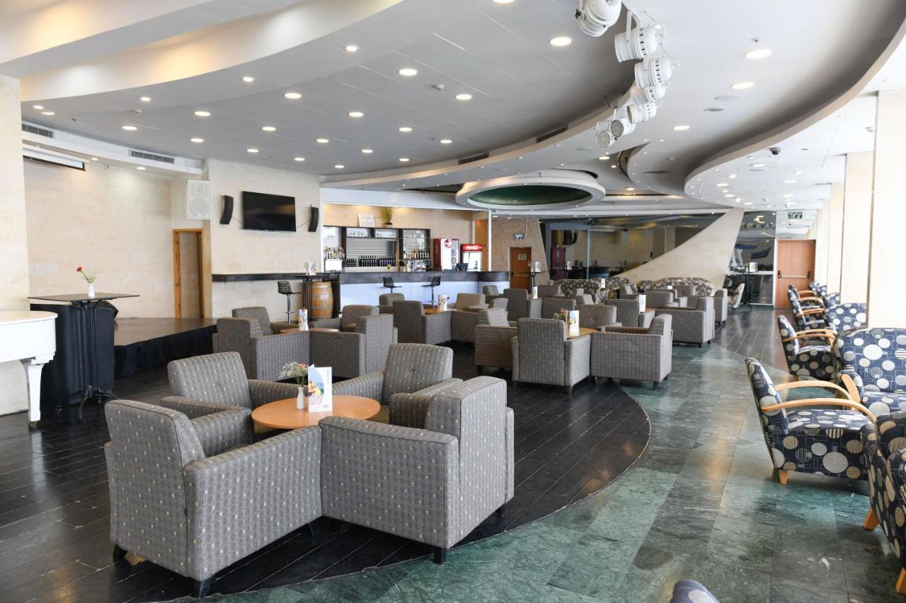 Club - 4*